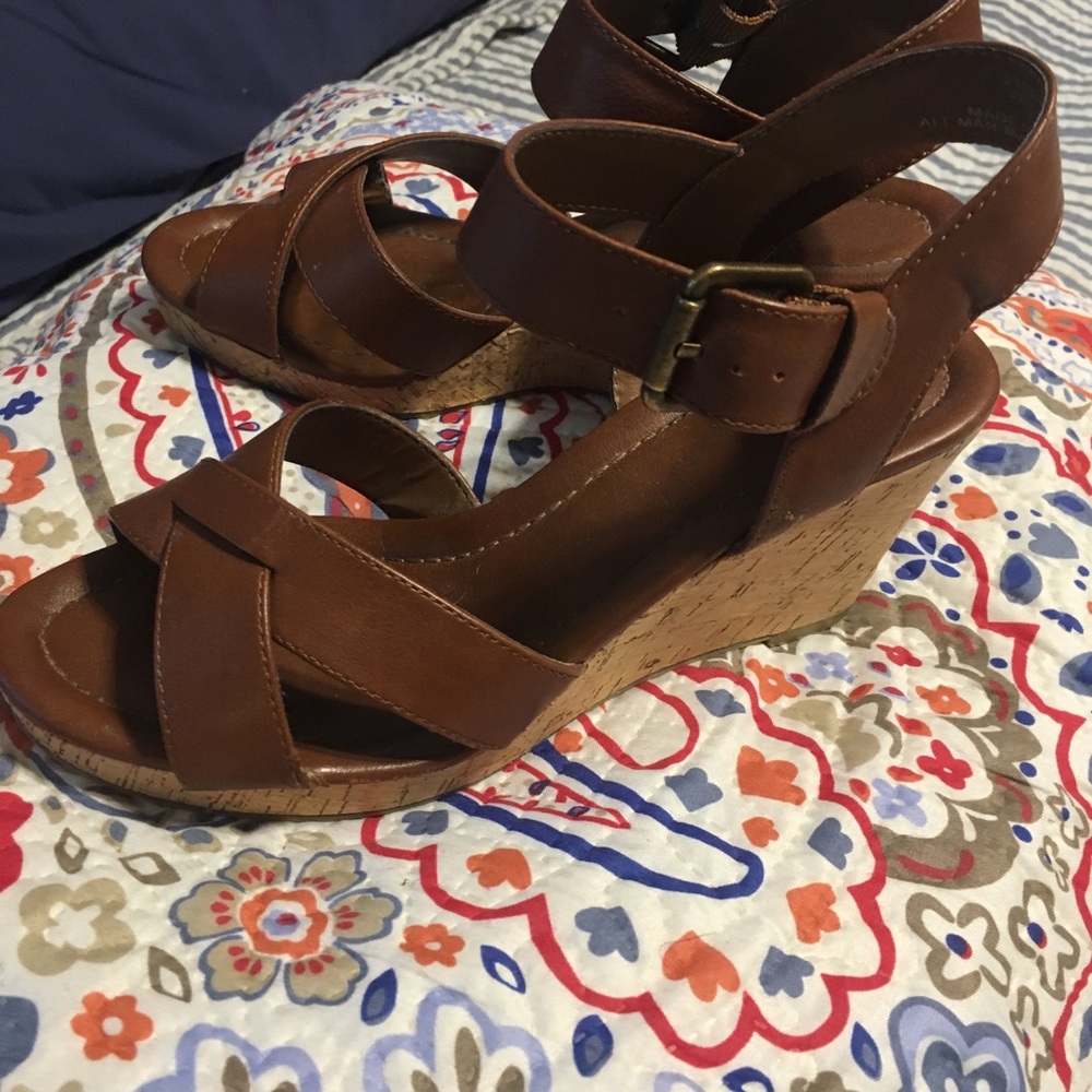 Women’s Brown Wedges 👠 size 7